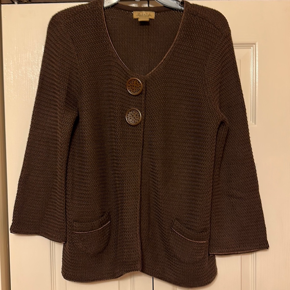 Peck & Peck weekend top with 3/4 sleeves.  Size L